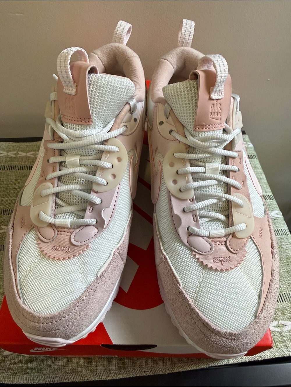 Nike Women's Air Max 90 Futura Sneakers Blush Pink White Size 8 New with Box - Picture 10 of 10